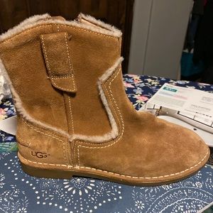 Ugg Women’s Bootie Size 7